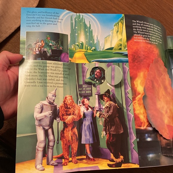 The Wizard of Oz ISBN 1-59117-058-0 Three Dimensional pop up Book - Picture 9 of 15